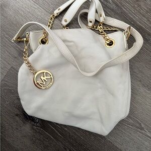 Michael Kors Jet Set Medium Chain Tote
